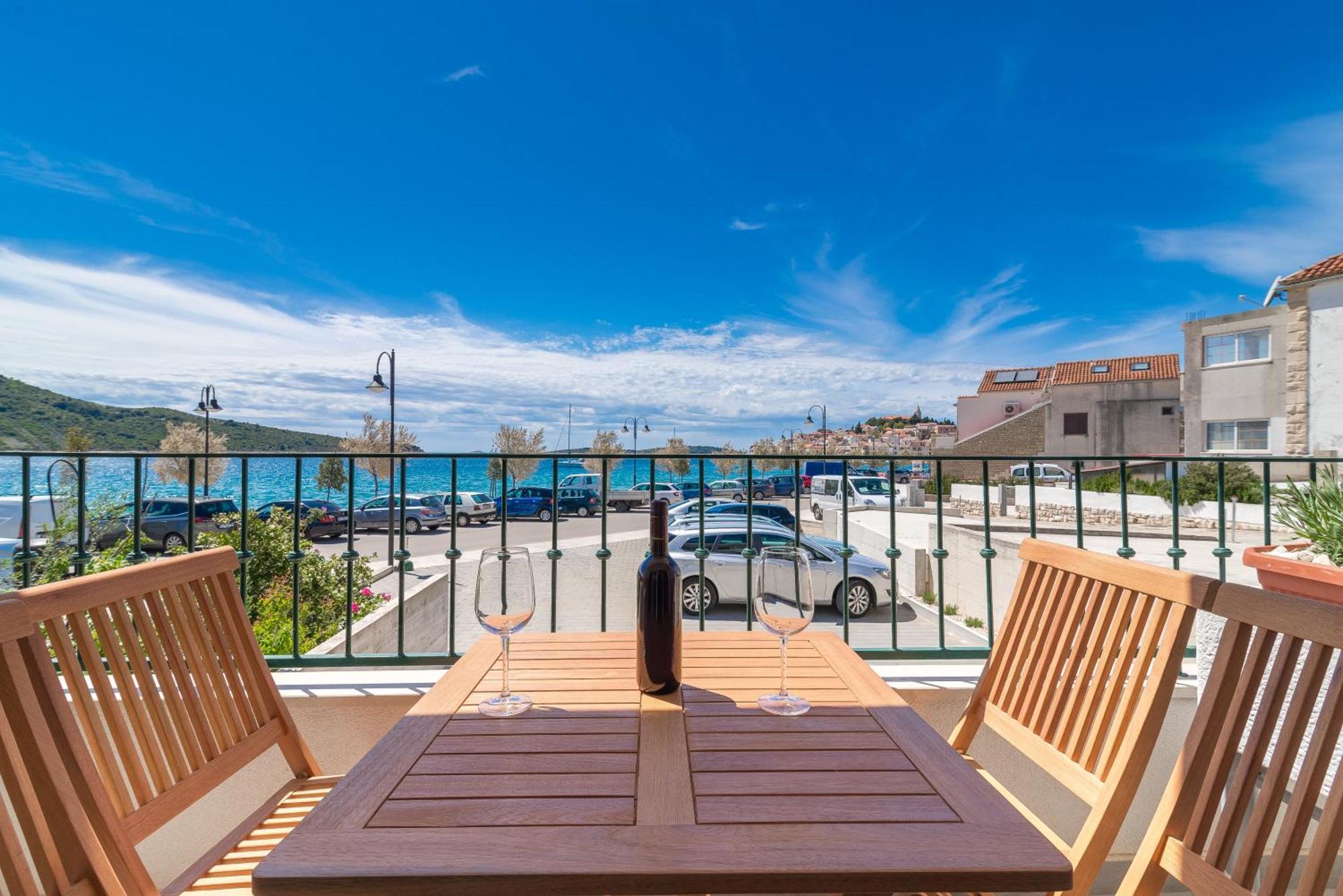 Beachfront Apartments Villa Sisa Primošten Esterno foto