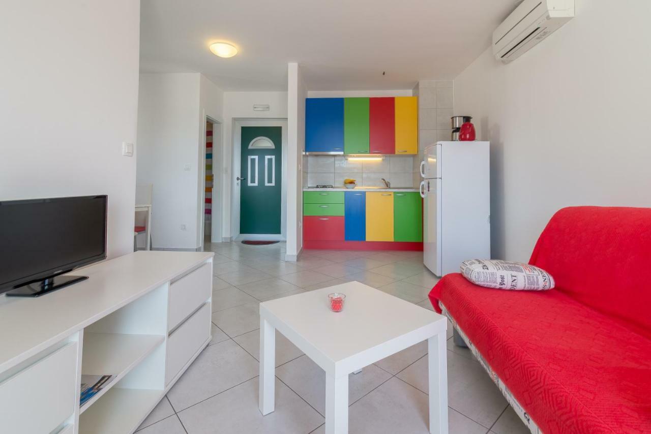 Beachfront Apartments Villa Sisa Primošten Esterno foto