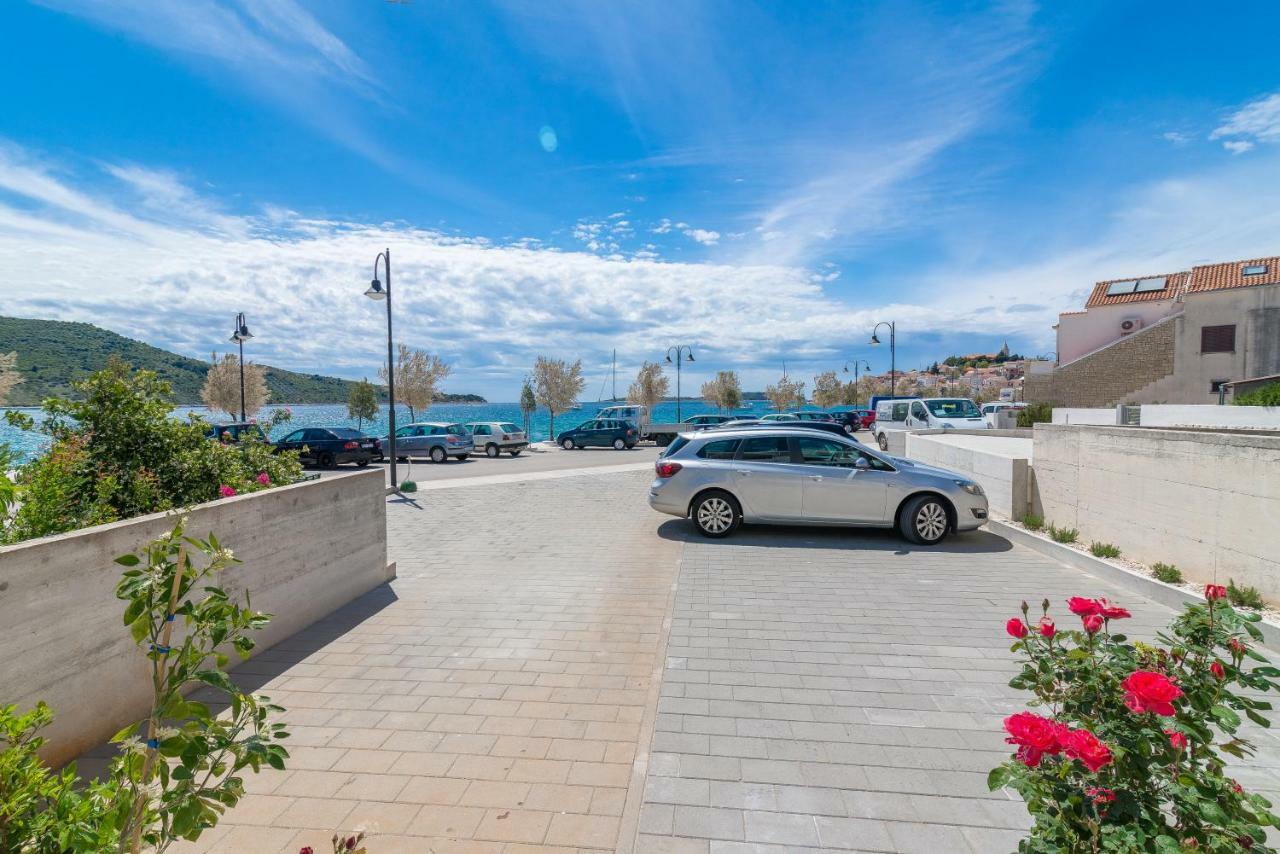 Beachfront Apartments Villa Sisa Primošten Esterno foto